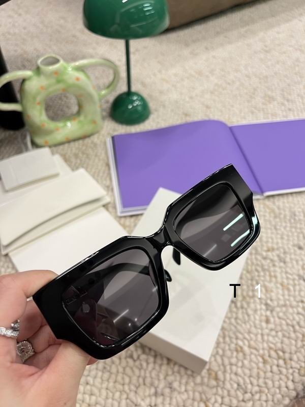 CELINE Sunglasses 160